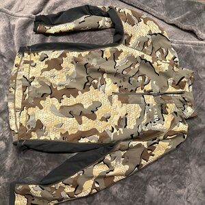 Kuiu Tiburon shirt-Medium